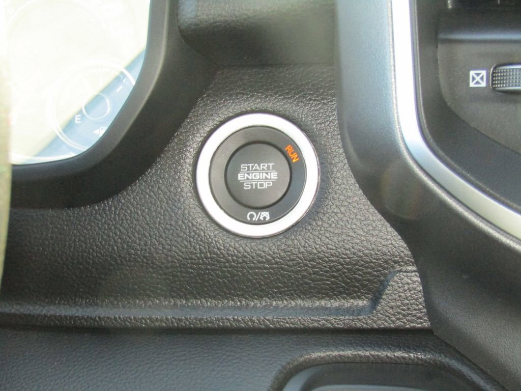 Used 2025 RAM 1500 Big Horn image 33