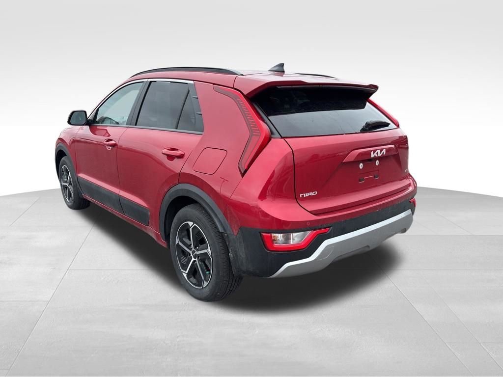 Used 2025 Kia Niro EX image 10