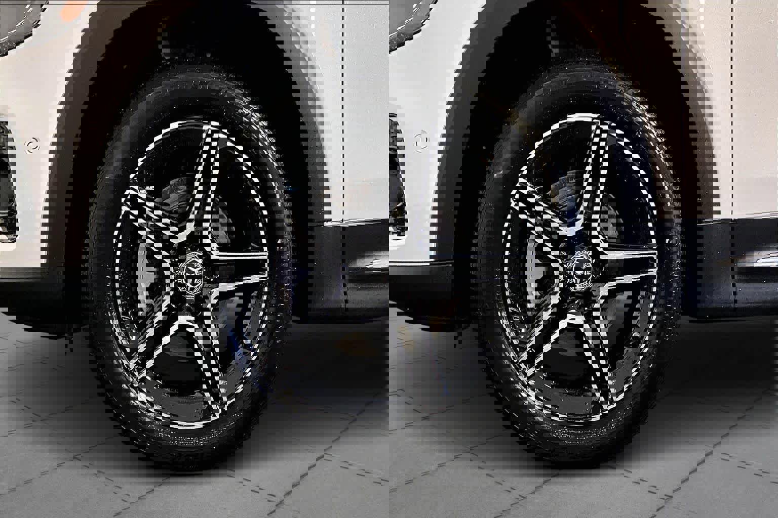 New 2026 Mercedes-Benz GLB 250 4MATIC image 17