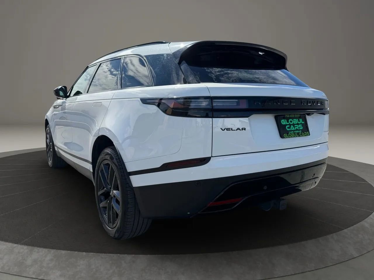 Used 2024 Land Rover Range Rover Velar S image 6