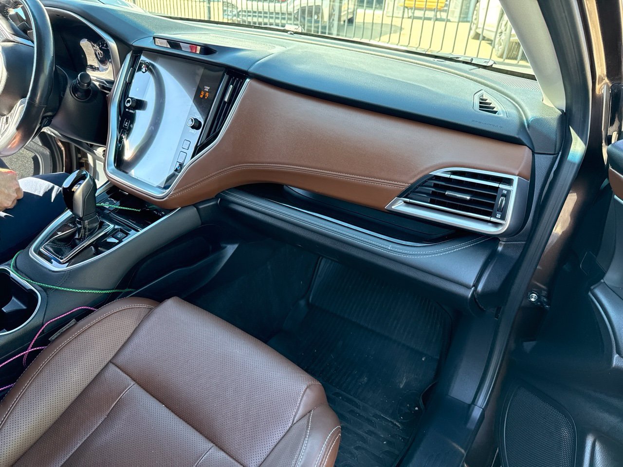 Used 2020 Subaru Outback Touring AWD/4WD image 5
