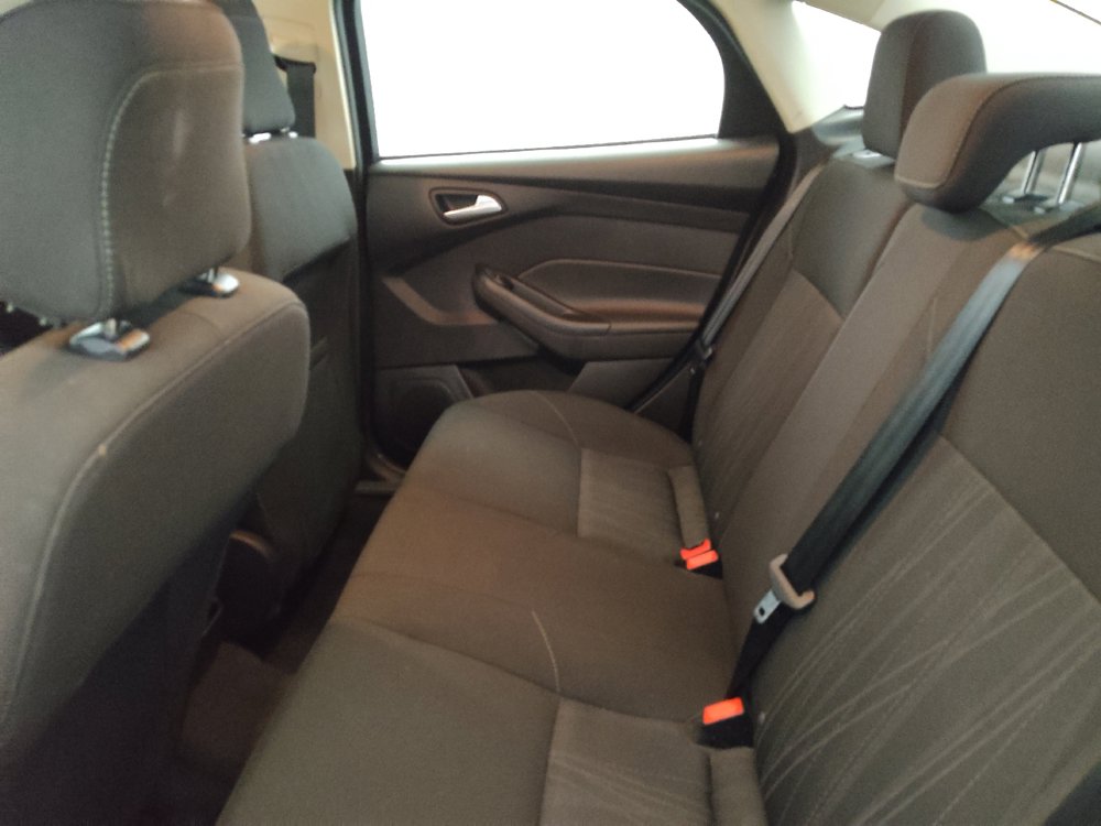 Used 2018 Ford Focus SE FWD image 18
