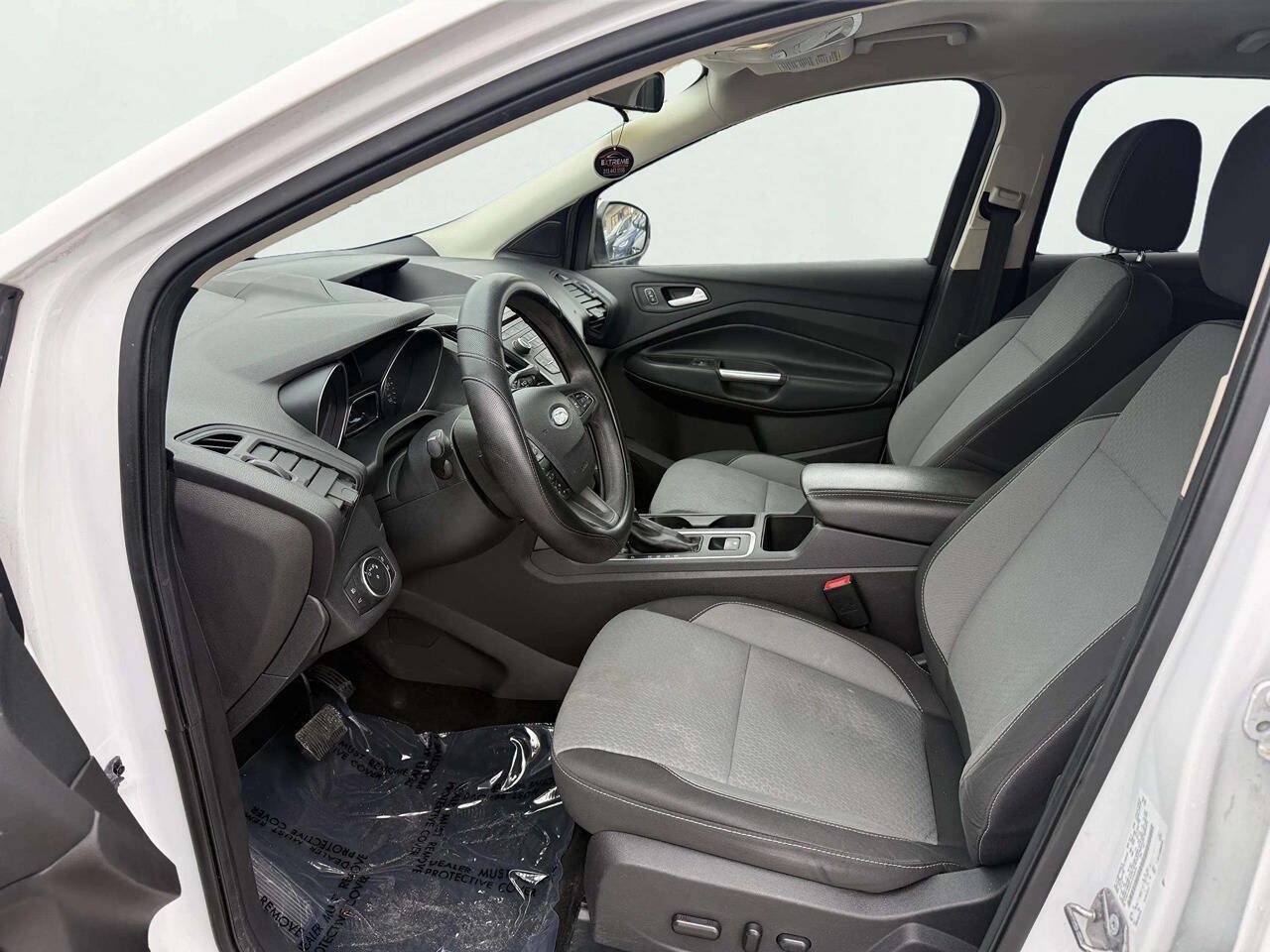 Used 2017 Ford Escape SE w/ SE Cold Weather Package AWD/4WD image 10