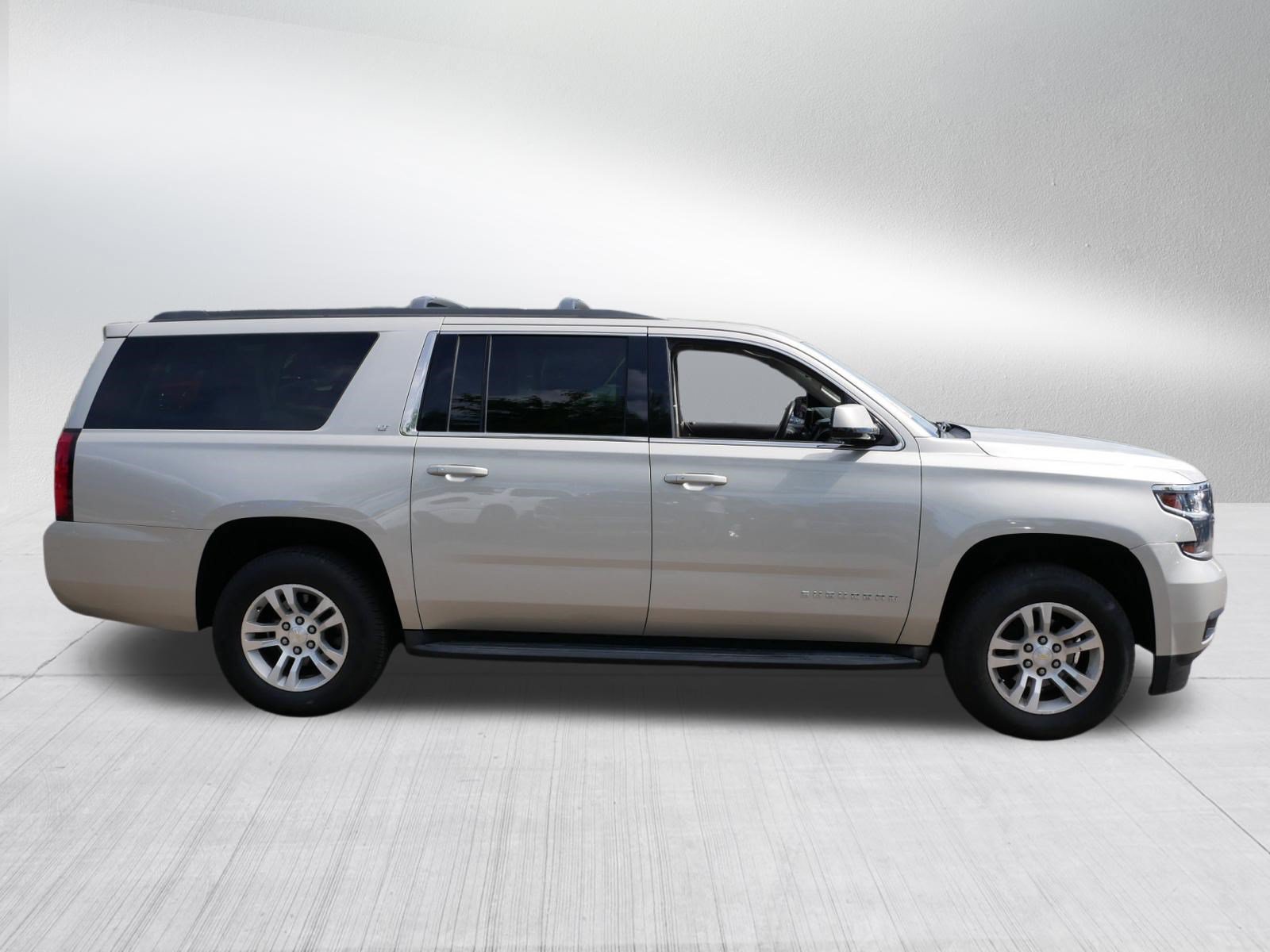 Used 2015 Chevrolet Suburban LT w/ Luxury Package AWD/4WD image 8