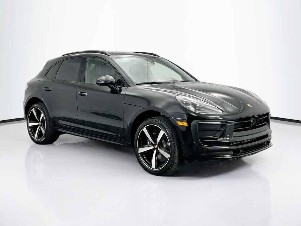 Used 2026 Porsche Macan AWD/4WD image 9