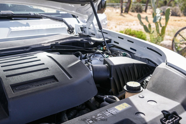 Used 2023 Land Rover Defender 90 X-Dynamic SE image 18