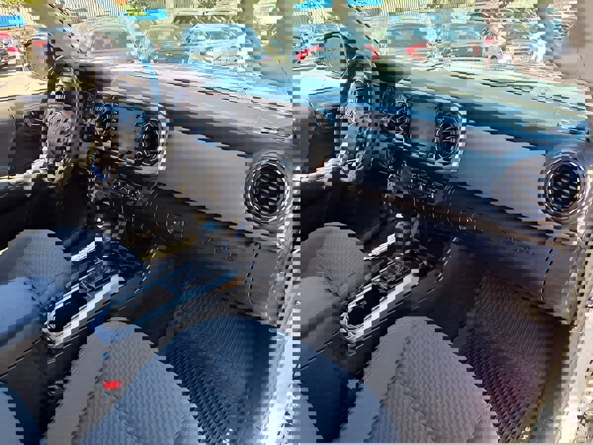 Used 2020 Toyota Tacoma SR5 image 15