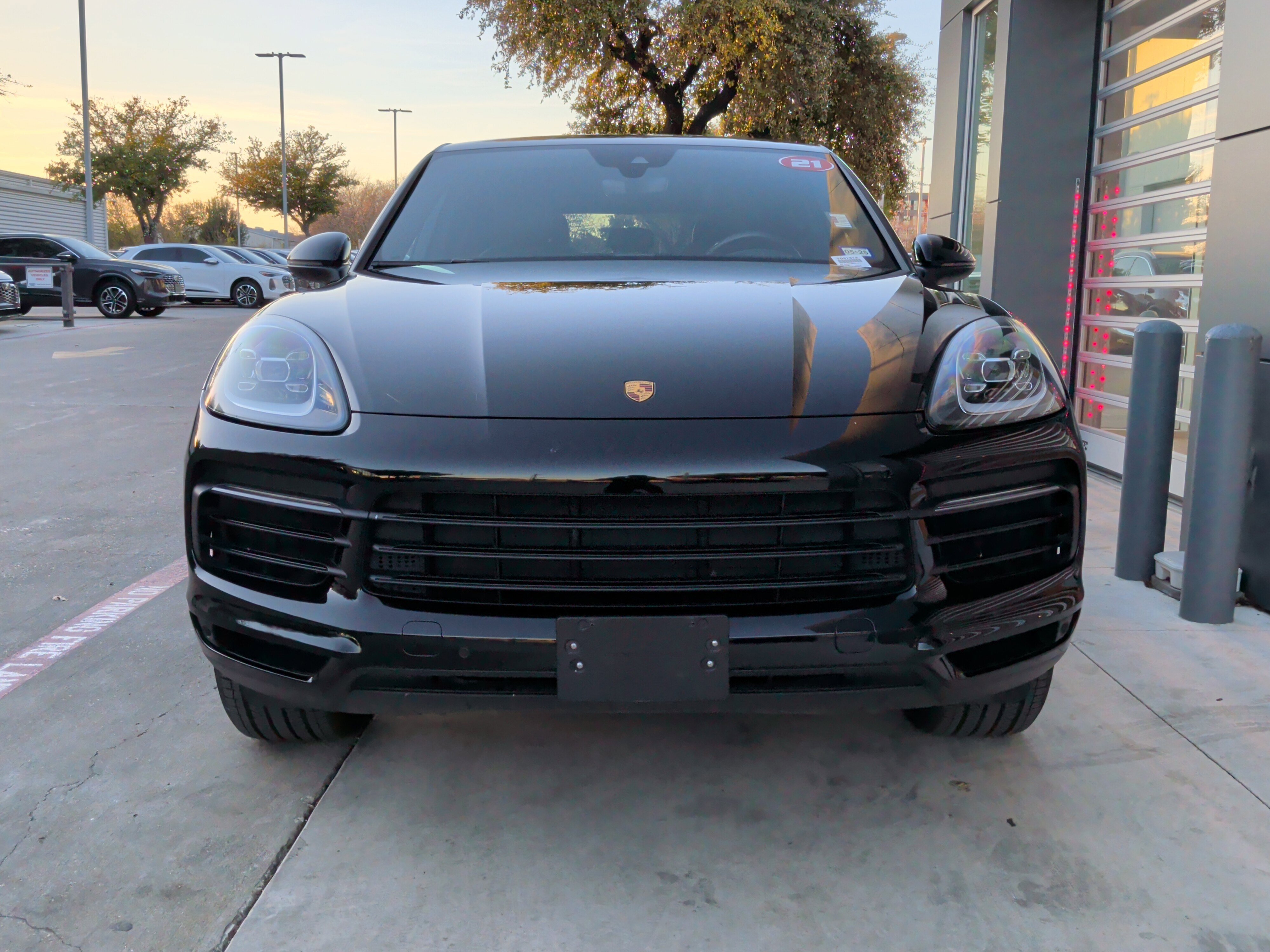 Used 2021 Porsche Cayenne Coupe image 3