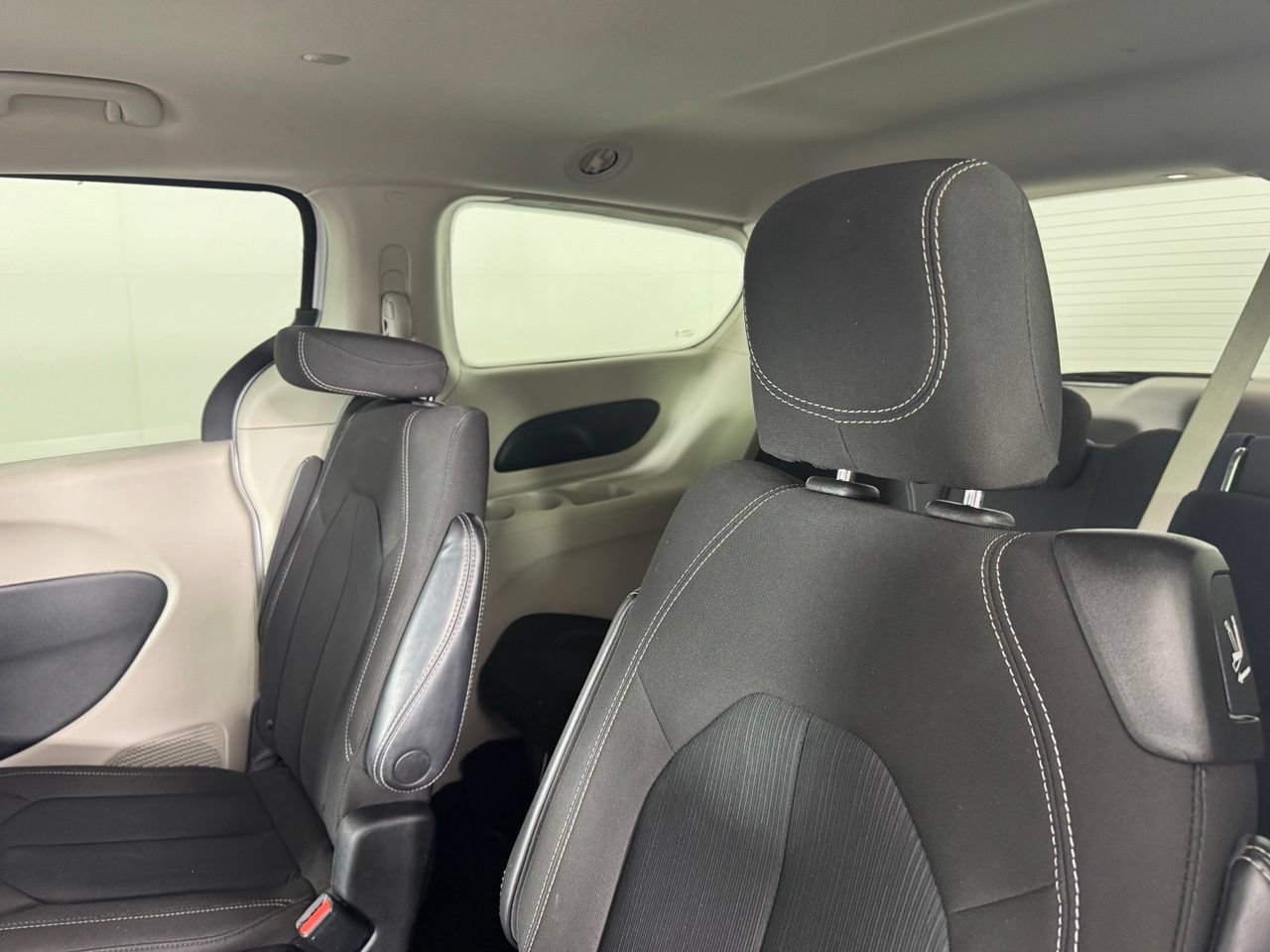 Used 2023 Chrysler Voyager LX FWD image 28