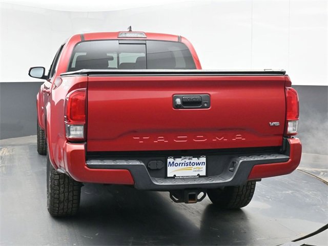 Used 2017 Toyota Tacoma TRD Sport w/ Tow Package (A/T) image 14