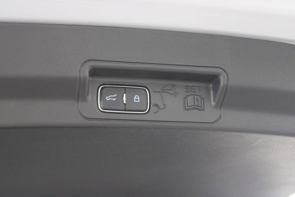 New 2026 Ford Explorer Platinum image 16