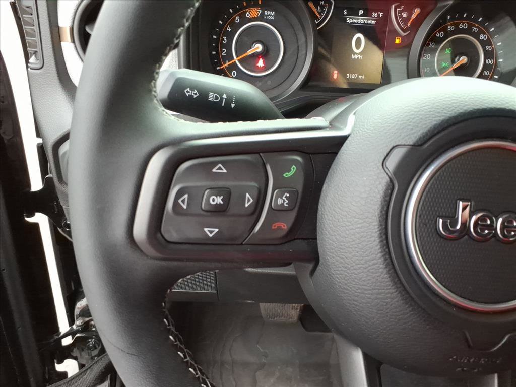 Used 2025 Jeep Wrangler Sport S image 15