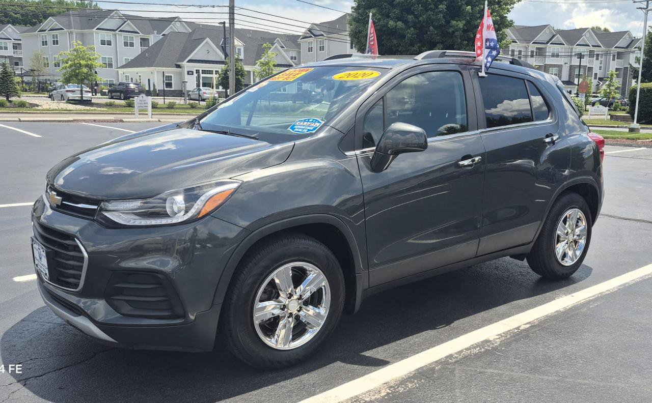 Used 2020 Chevrolet Trax LT w/ Driver Confidence Package FWD image 3