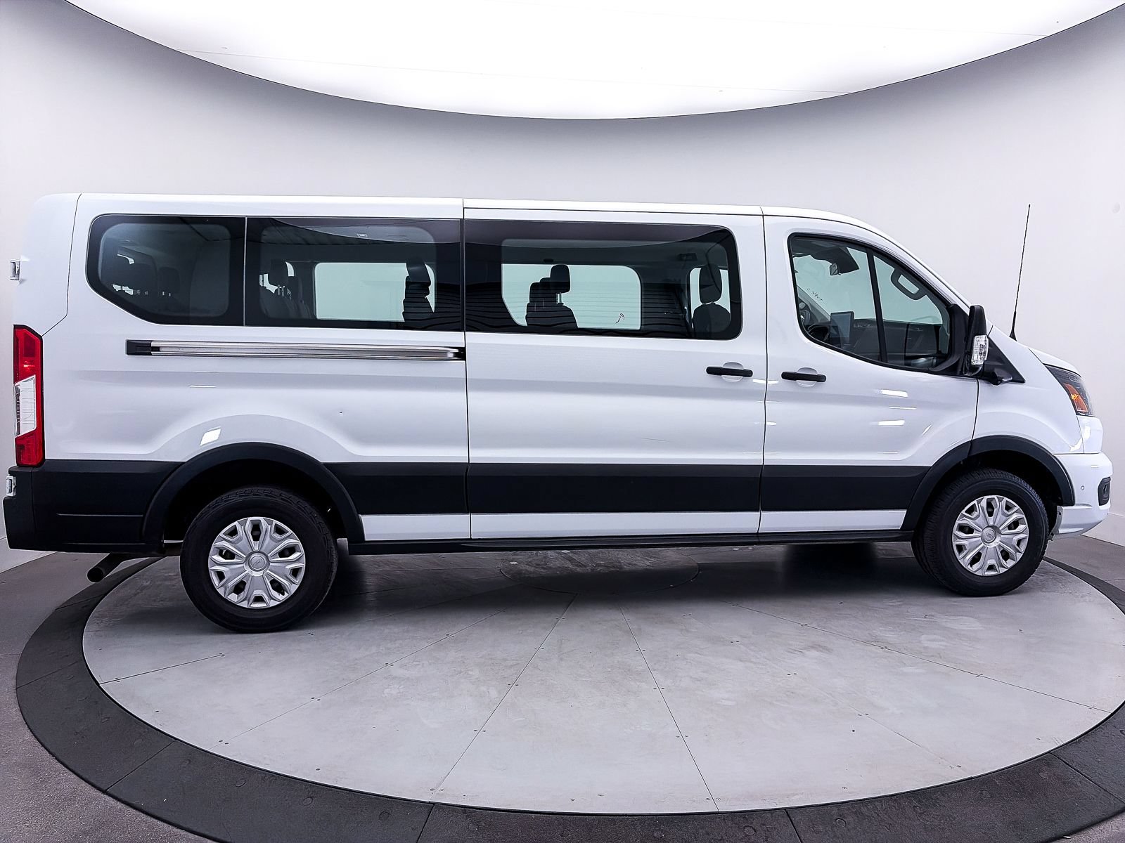 Used 2023 Ford Transit 350 XLT RWD image 37