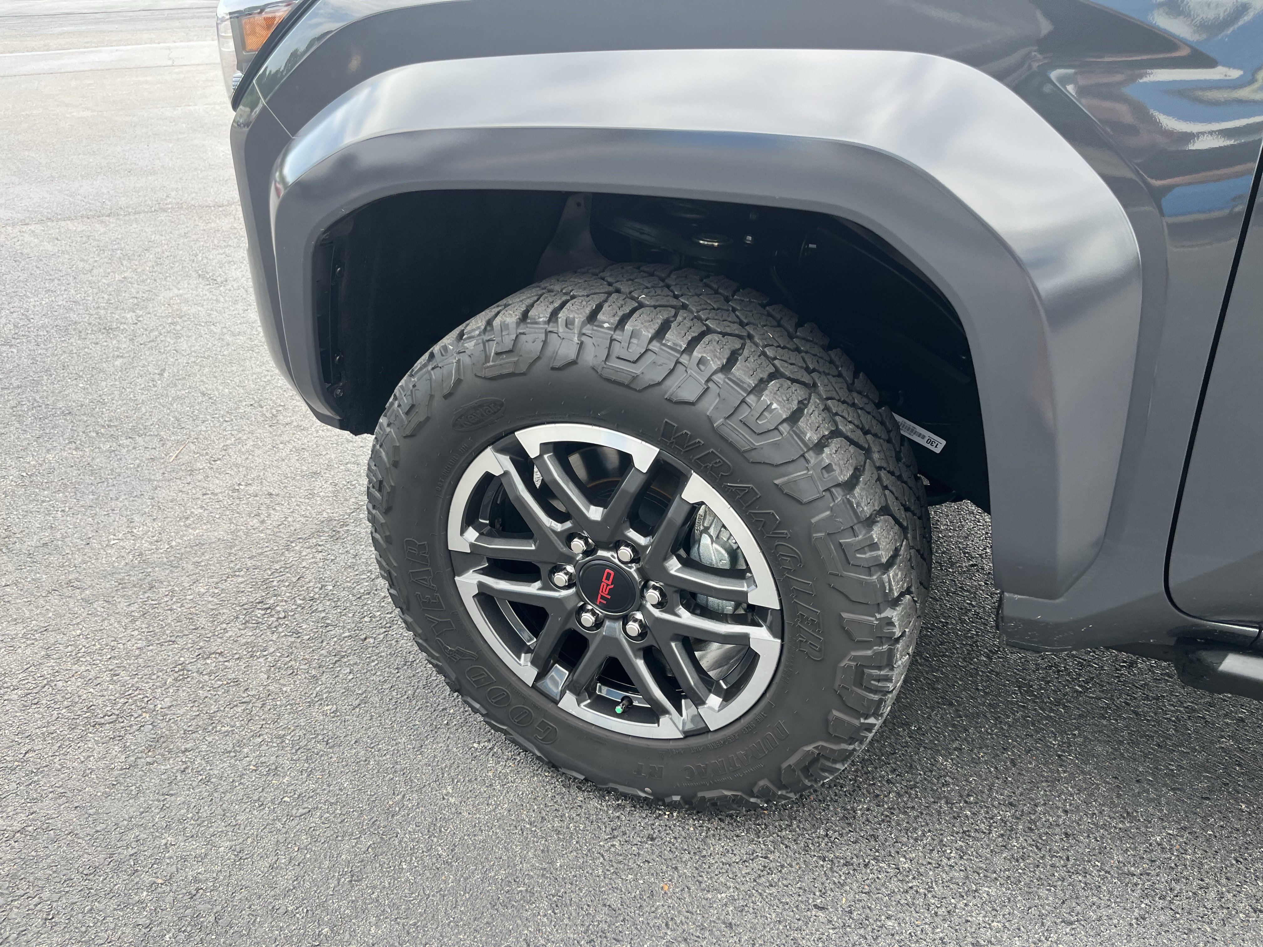 Used 2025 Toyota Tacoma TRD Sport AWD/4WD image 2