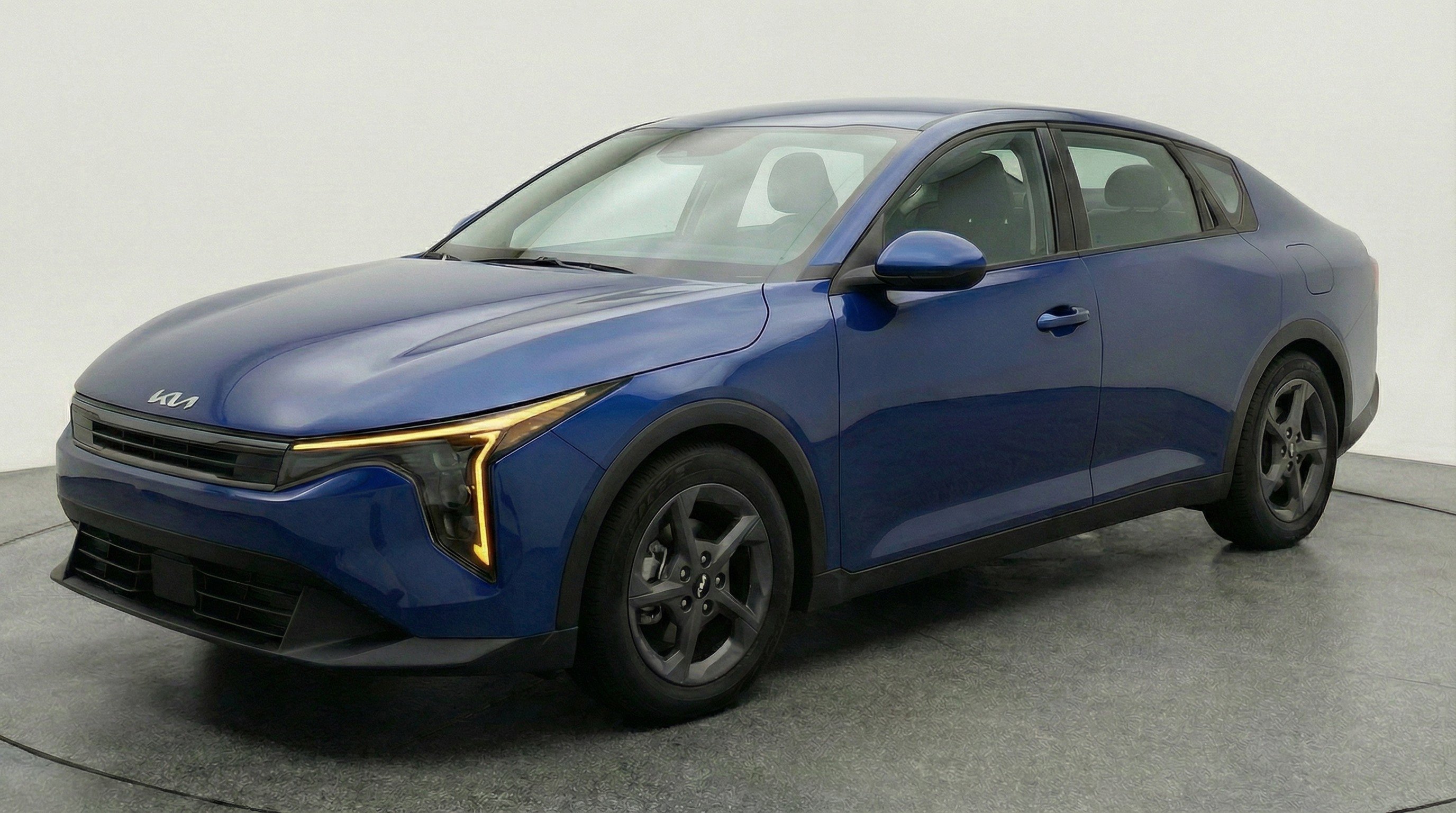 Used 2025 Kia K4 LXS image 3