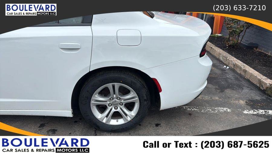 Used 2022 Dodge Charger SXT w/ Leather Interior Group RWD image 10