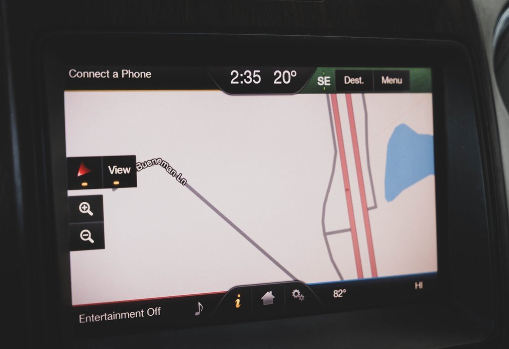 Used 2013 Ford F150 Lariat w/ Lariat Chrome Pkg image 3