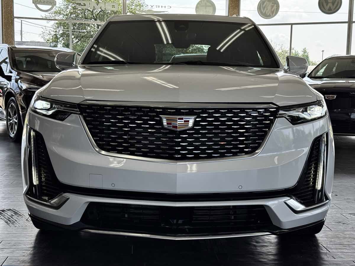Used 2024 Cadillac XT6 Premium Luxury w/ Technology Package image 8