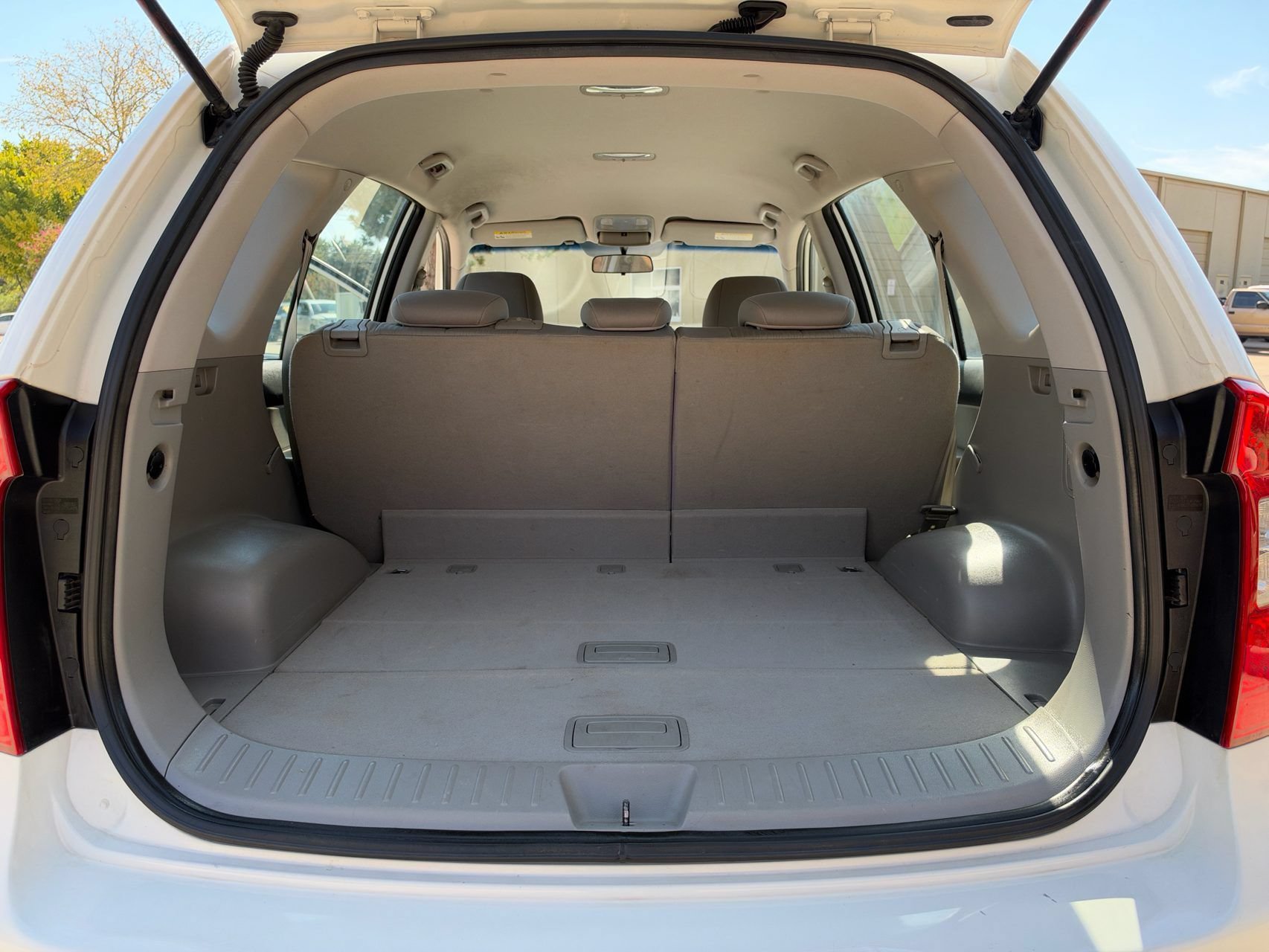 Used 2008 Kia Rondo LX FWD image 7