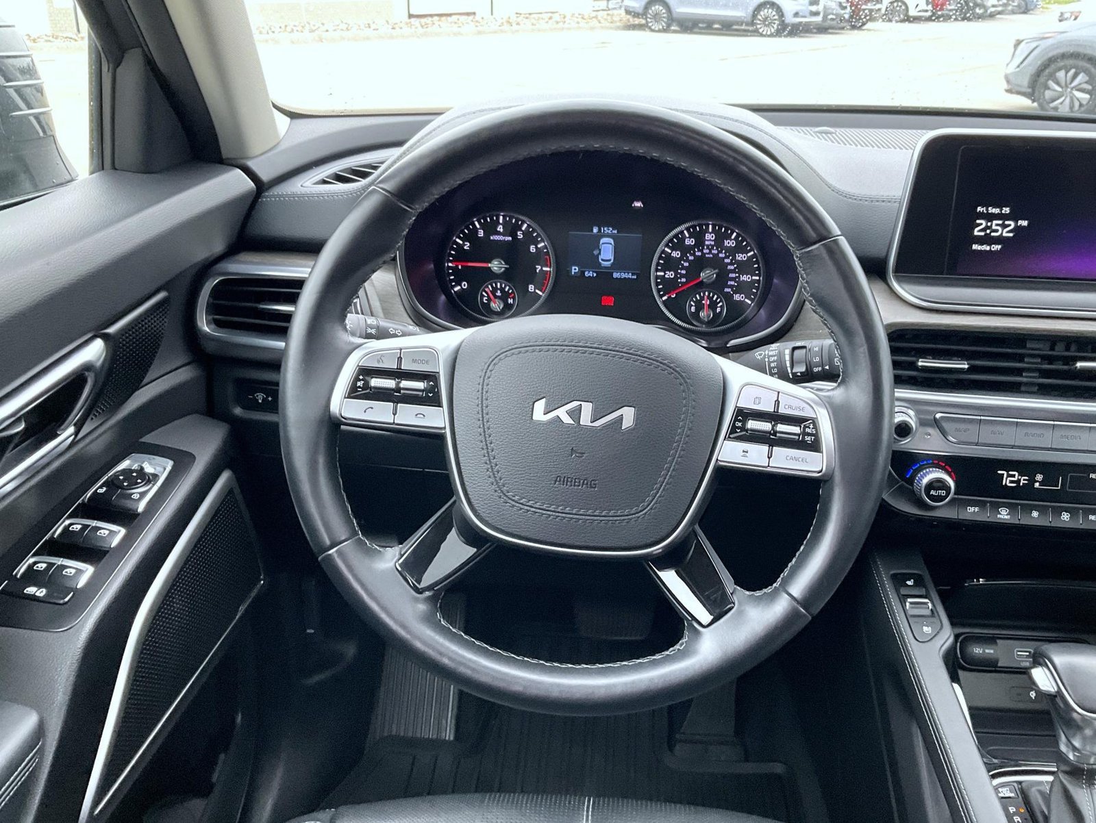 Used 2022 Kia Telluride EX w/ EX Premium Package AWD/4WD image 13