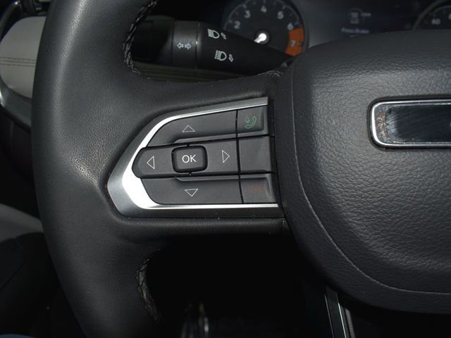 Used 2025 Jeep Compass Limited image 17