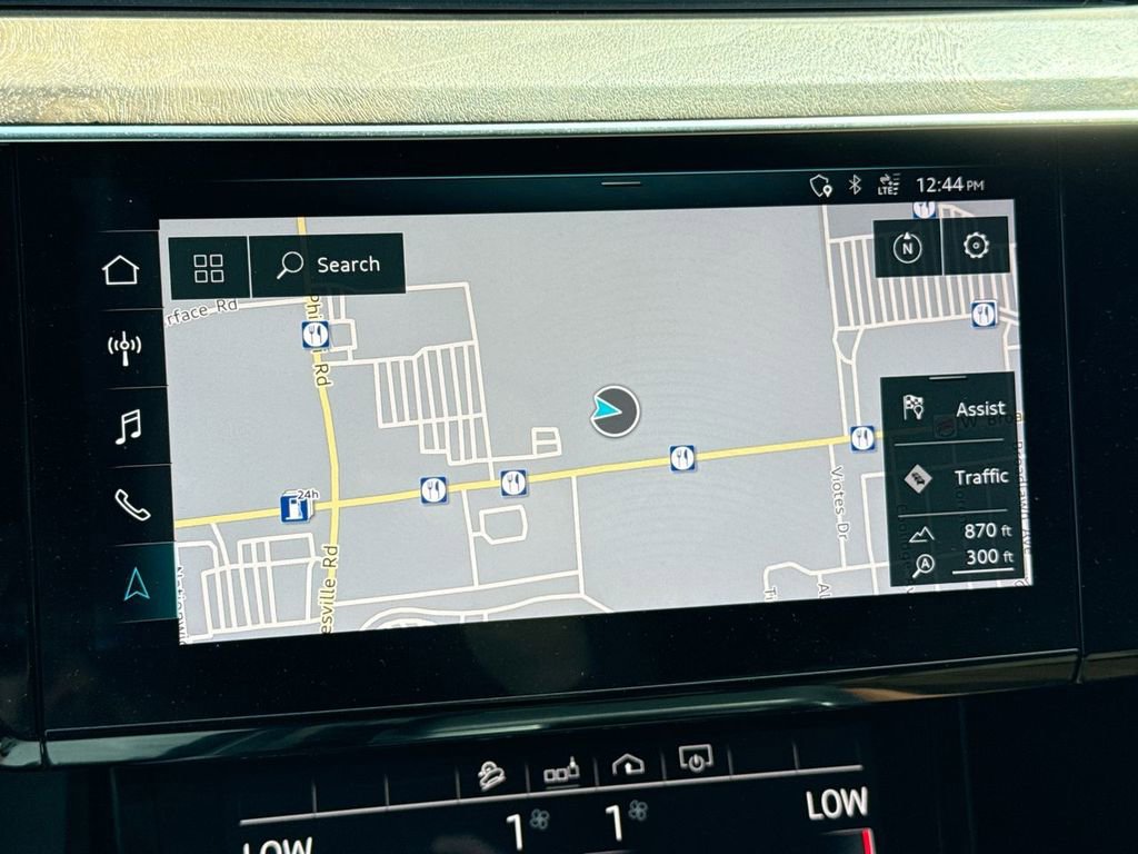 Used 2019 Audi e-tron Premium Plus image 18