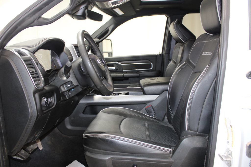 Used 2025 RAM 2500 Laramie AWD/4WD image 35