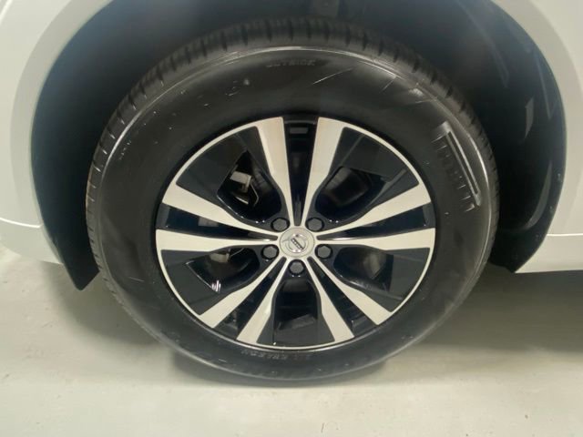 Certified 2025 Volvo XC60 B5 Core image 5