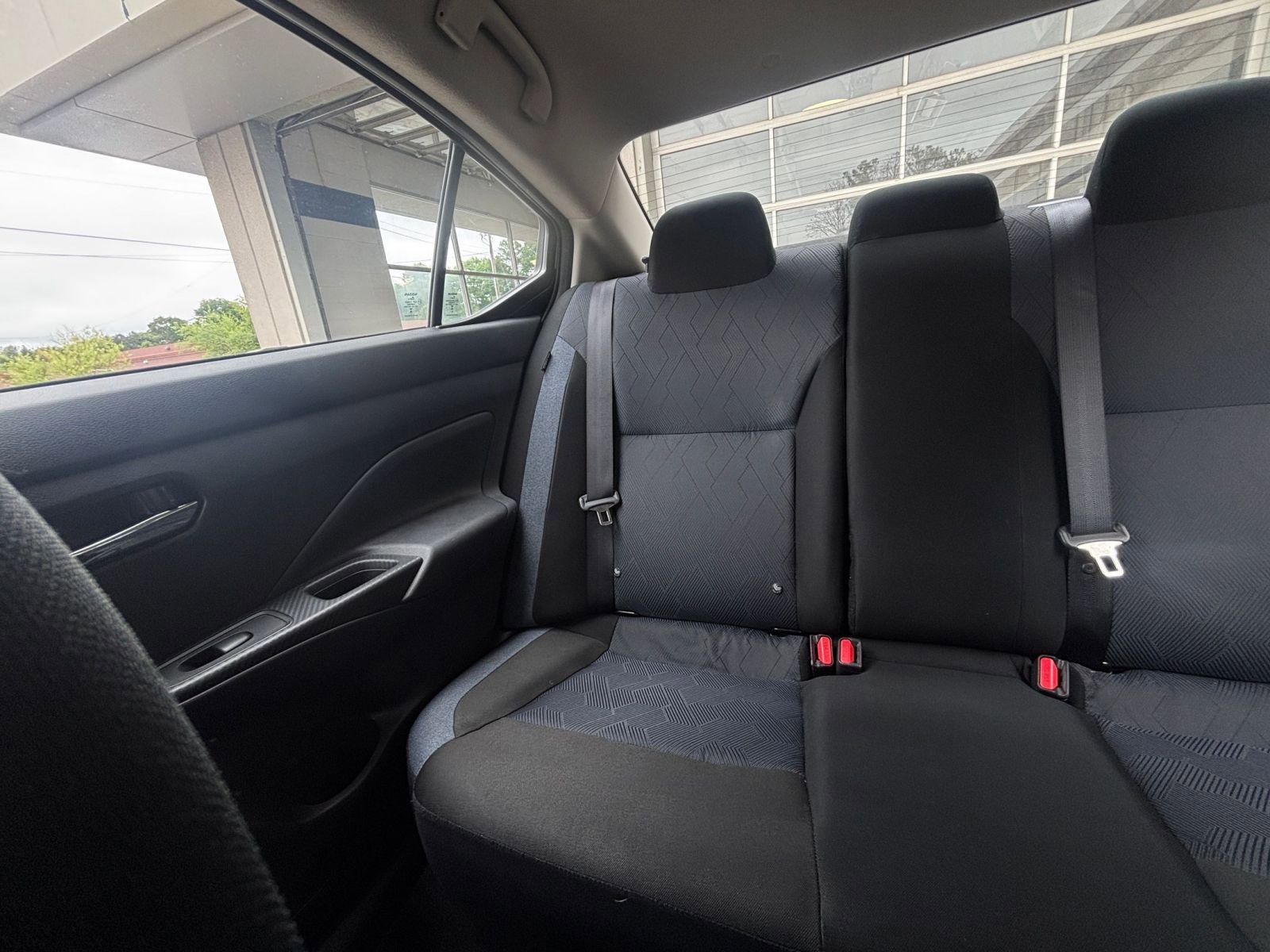 Used 2025 Nissan Versa SV FWD image 43