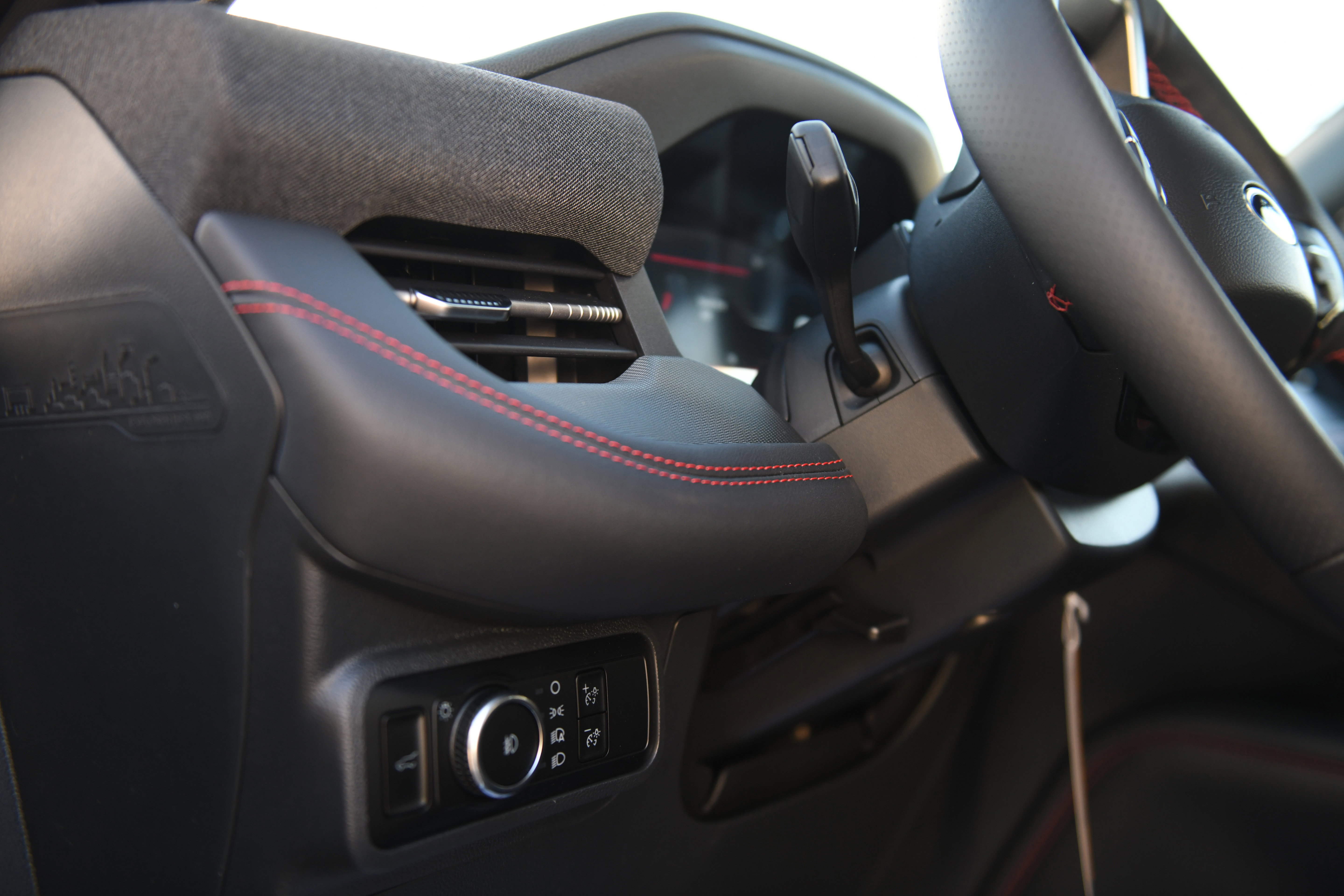 New 2026 Ford Explorer ST-Line w/ ST-Line Street Pack image 24