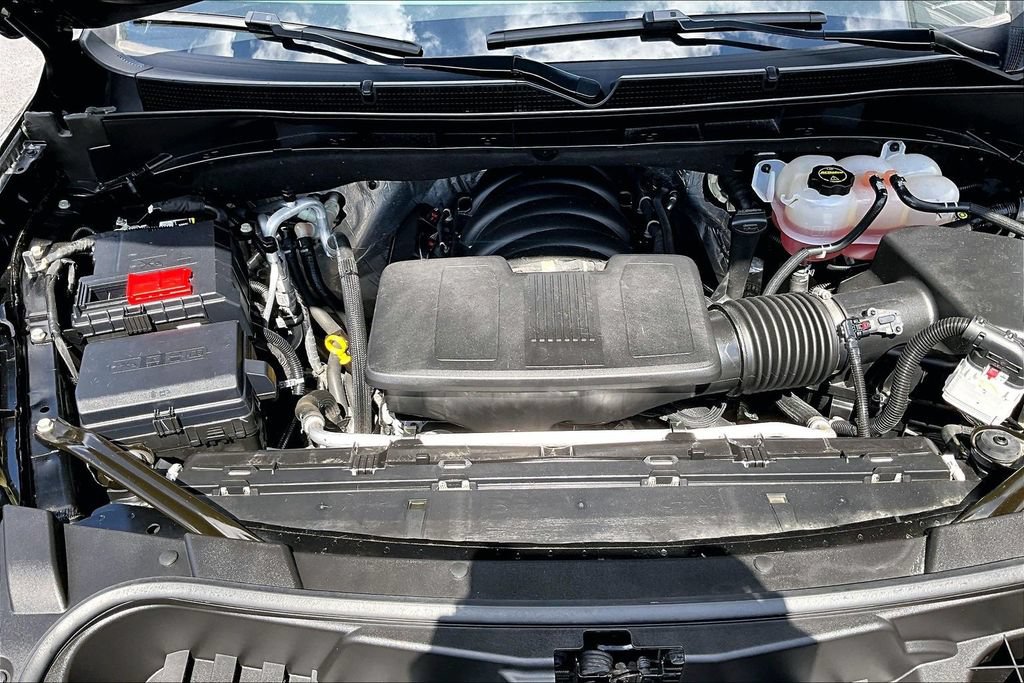 Used 2025 GMC Yukon AT4 Ultimate w/ LPO, Floor Liner Package AWD/4WD image 29