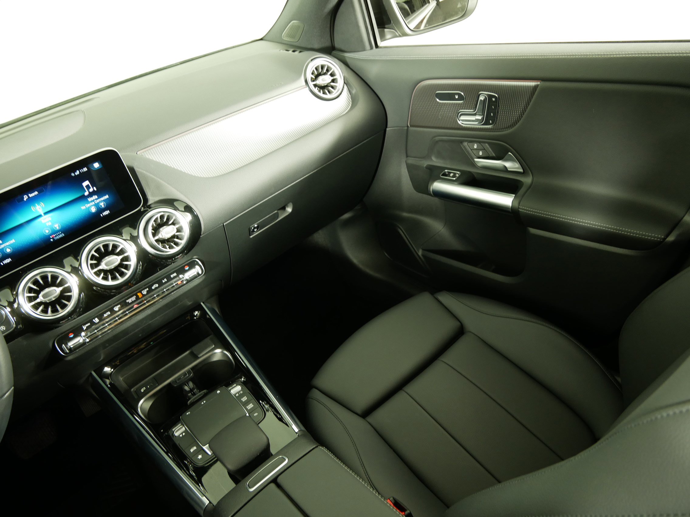 Used 2021 Mercedes-Benz GLA 250 4MATIC image 11