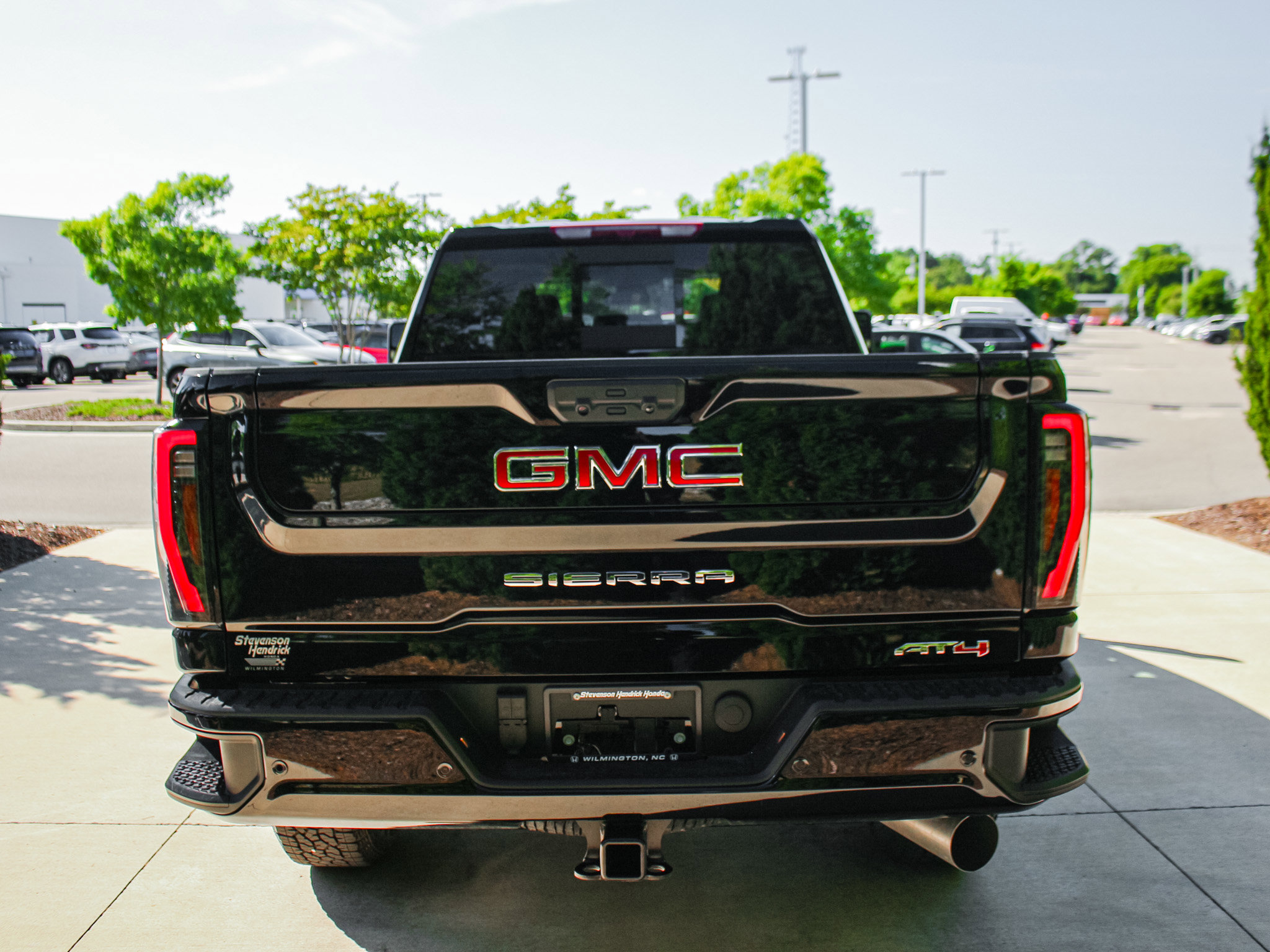 Used 2026 GMC Sierra 2500 AT4 AWD/4WD image 9