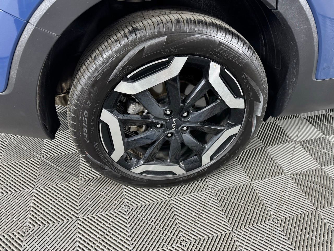 Used 2025 Kia Telluride S image 37