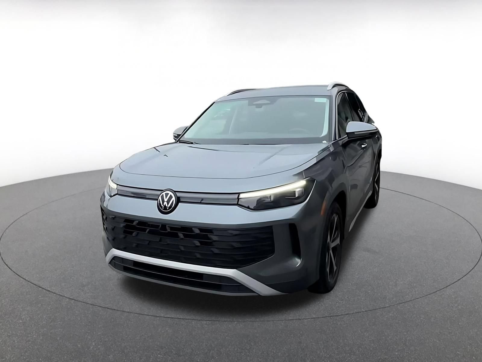 Used 2026 Volkswagen Tiguan SE FWD image 6
