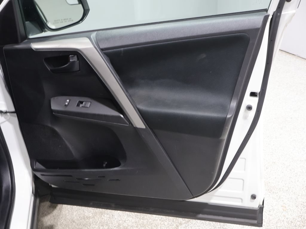 Used 2017 Toyota RAV4 LE w/ Carpet Mat Package FWD image 23