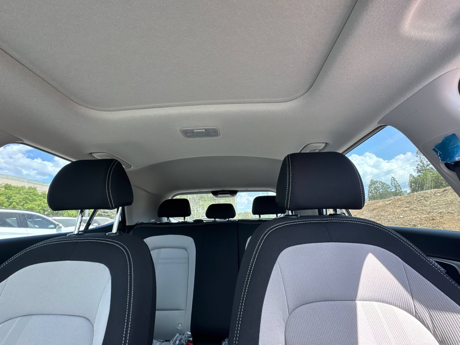 New 2026 Hyundai Venue SEL FWD image 32