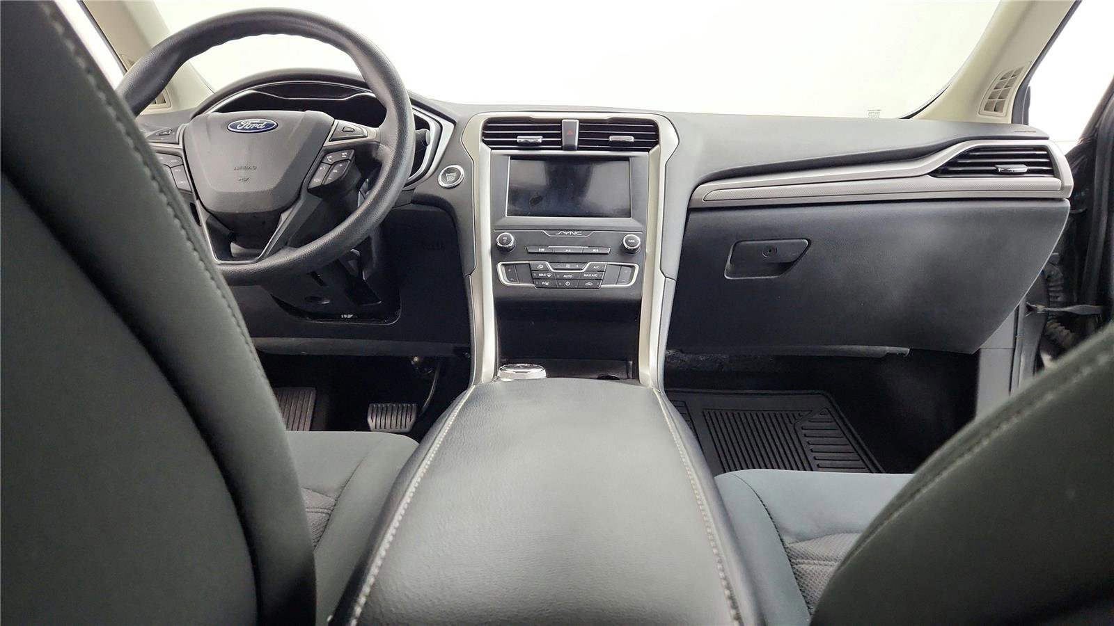 Used 2020 Ford Fusion SE image 39