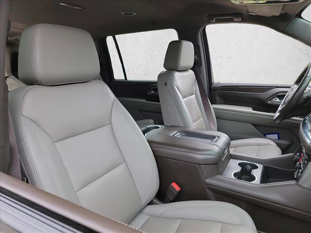 Used 2022 Chevrolet Suburban Z71 w/ Luxury Package AWD/4WD image 16