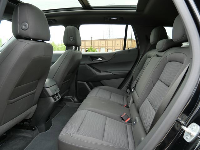 Used 2025 Chevrolet Equinox LT w/ Safety and Technology Package AWD/4WD image 13