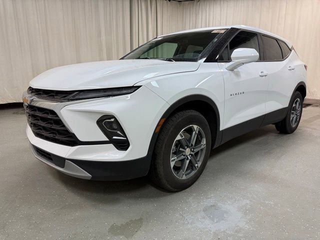 Used 2025 Chevrolet Blazer LT AWD/4WD image 11