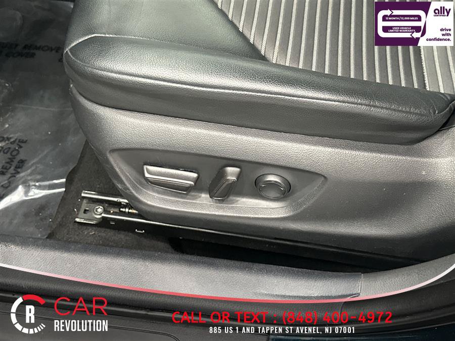 Used 2021 Toyota Camry SE FWD image 12