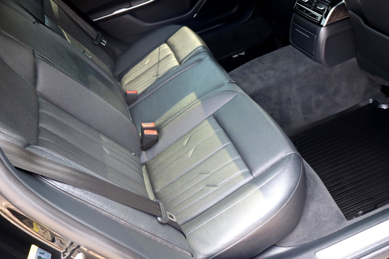 Used 2020 Audi A8 L 4.0T w/ Sport Plus Package image 15