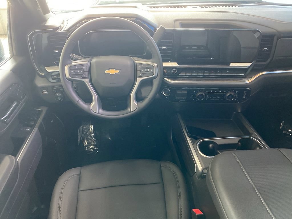 New 2026 Chevrolet Silverado 2500 LTZ w/ LTZ Premium Package AWD/4WD image 7