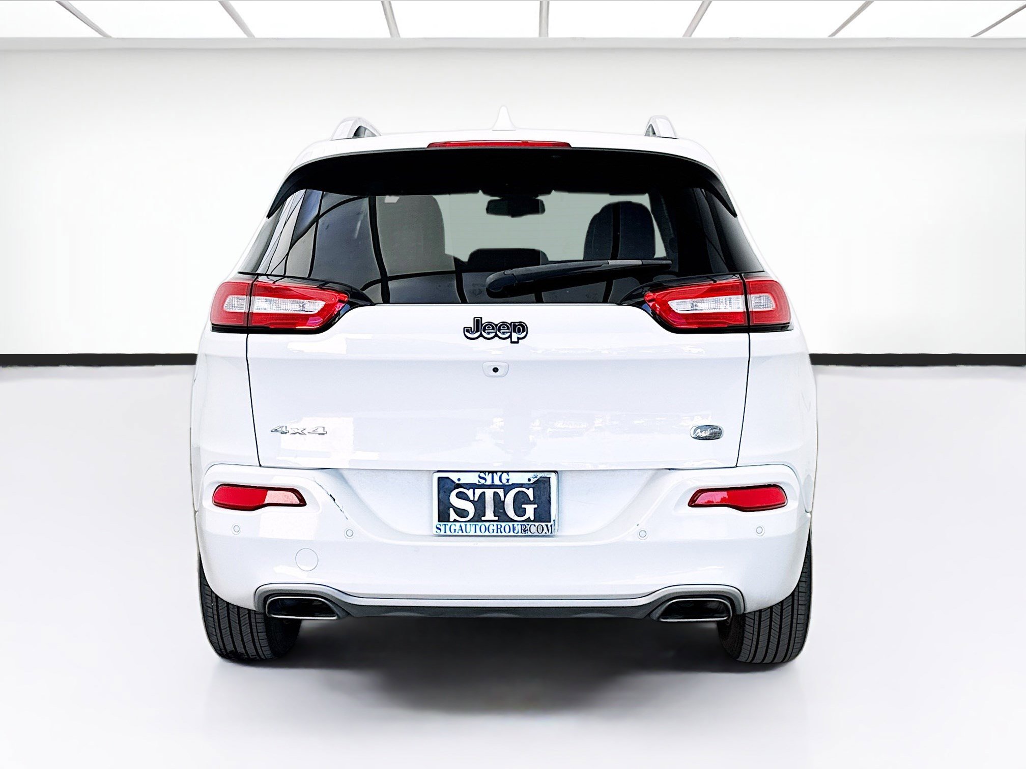 Used 2017 Jeep Cherokee Overland image 5