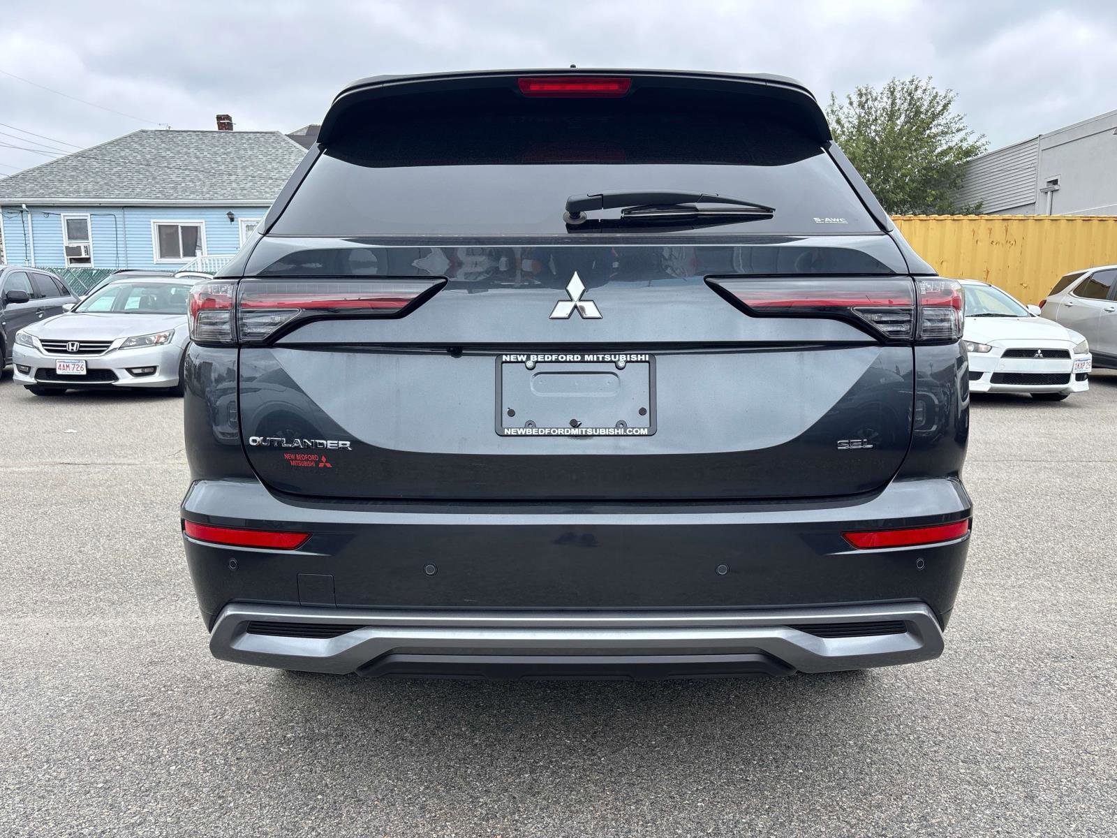 New 2025 Mitsubishi Outlander SEL image 3