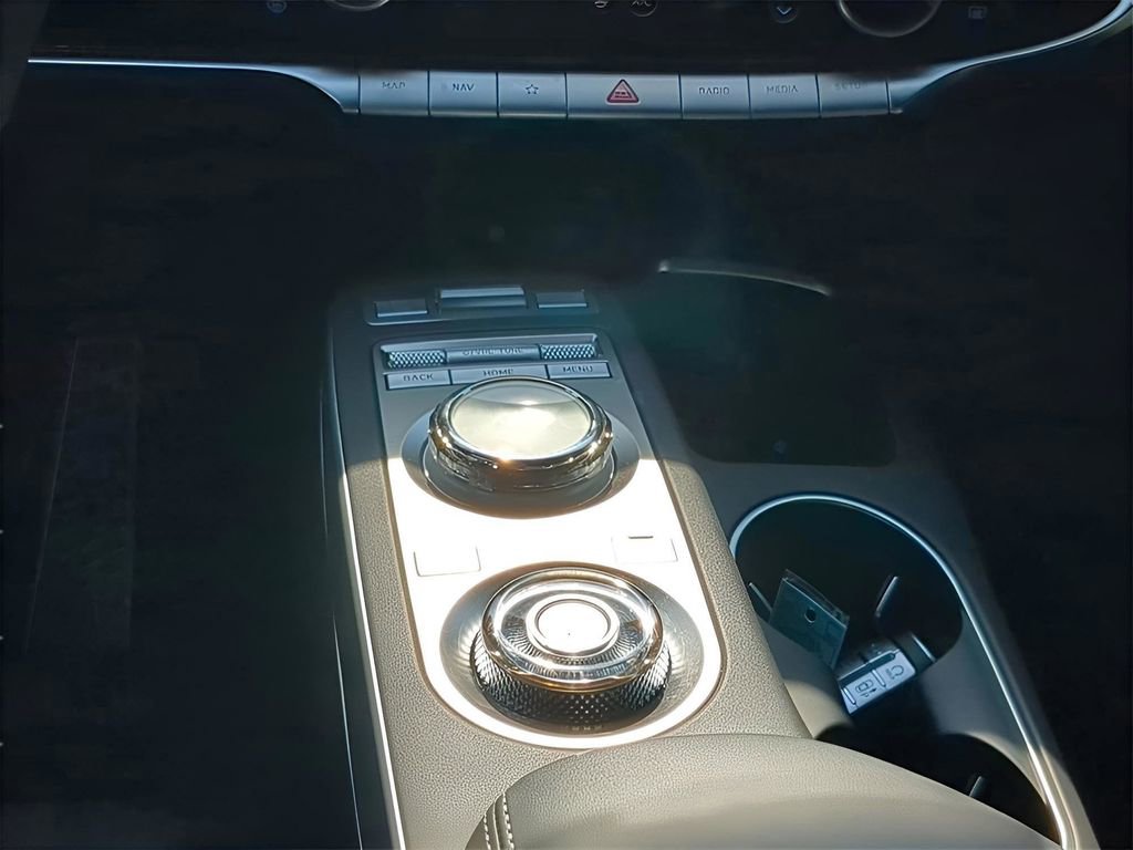 Used 2025 Genesis GV70 2.5T Sport Prestige w/ Sport Prestige Package image 18