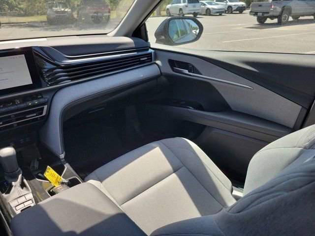 Used 2026 Toyota Camry LE FWD image 23