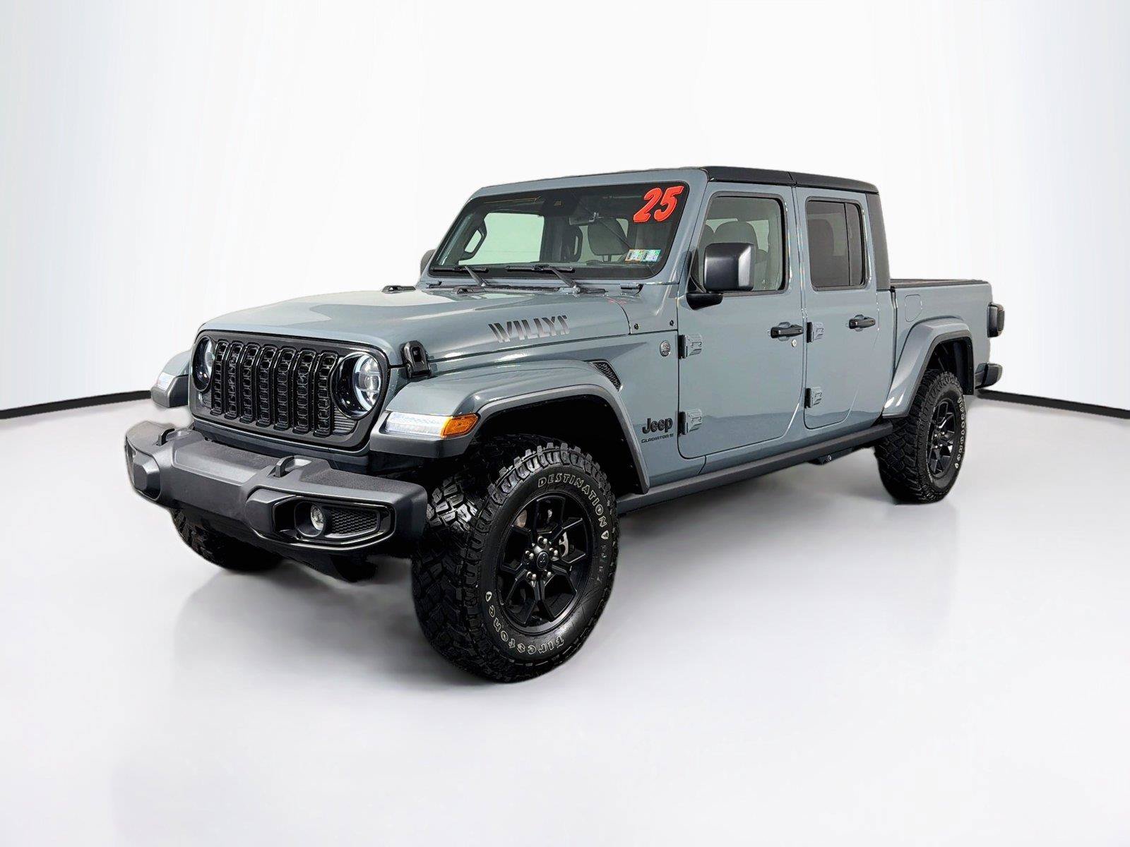 Used 2025 Jeep Gladiator Sport AWD/4WD image 7